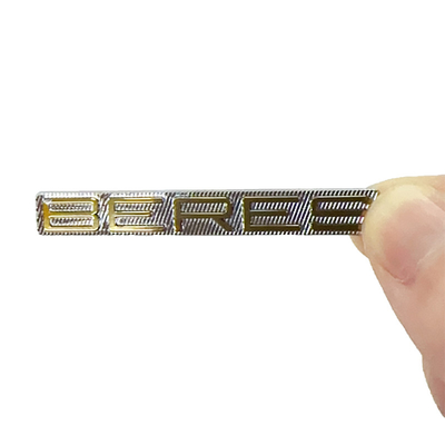 環境に優しい金属シグナル ニックル電圧造形によるエンドロゴのカスタマイズされた生産